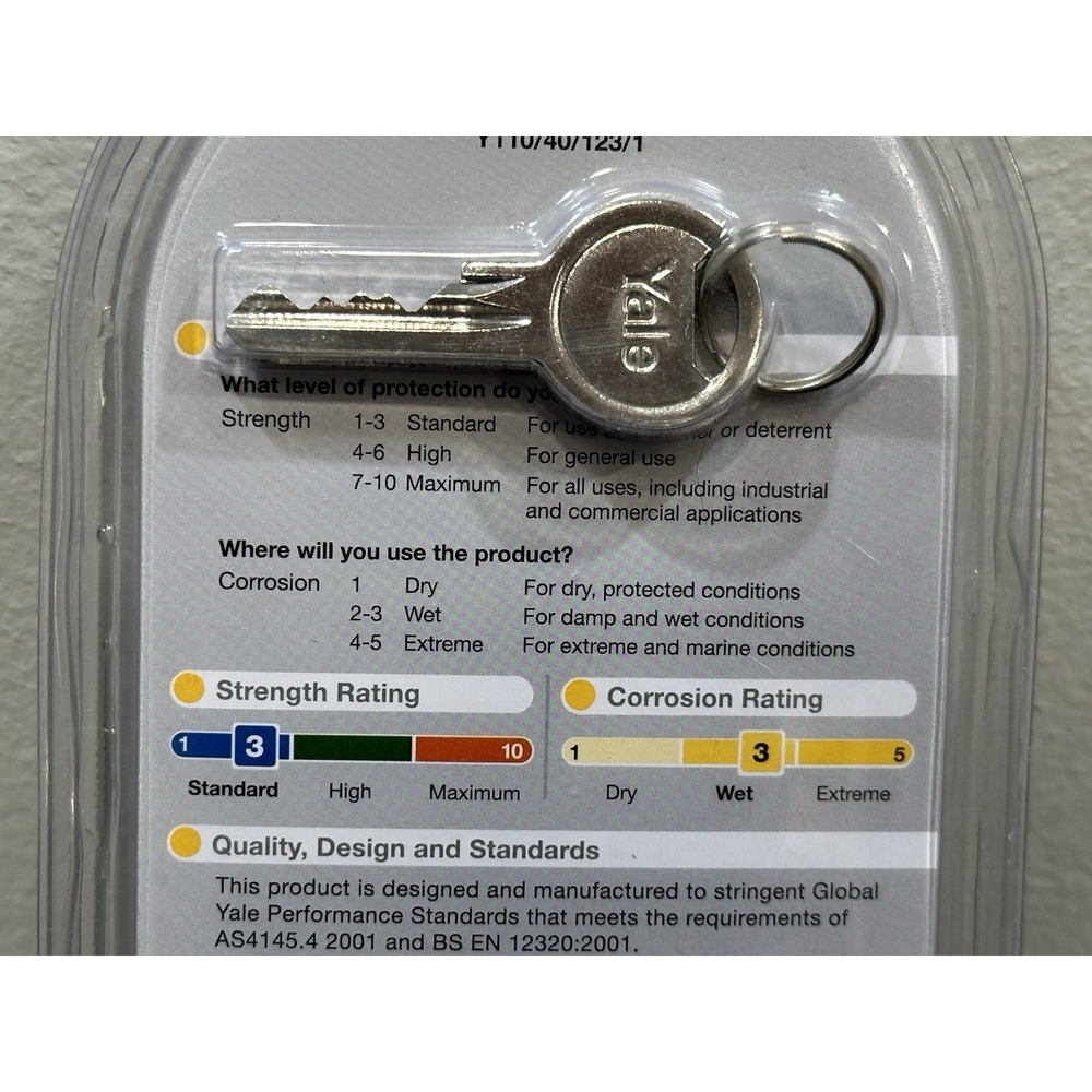 Vintage YALE Secure Tumbler Locking Padlock 2 Keys Wet Y110/40/123/1 Solid Brass - Picture 3 of 4